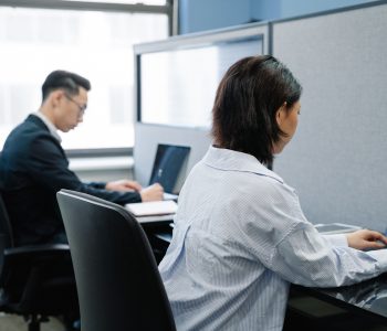 Qué es un modelo híbrido de trabajo